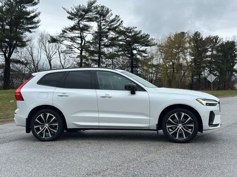 Used 2023 Volvo XC60 B5 Plus image 8