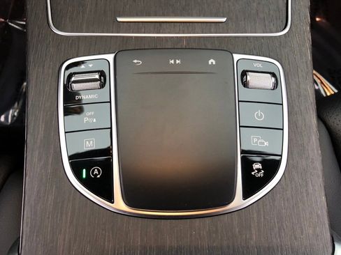 Used 2022 Mercedes-Benz GLC 300 4MATIC w/ Driver Assistance Package image 32