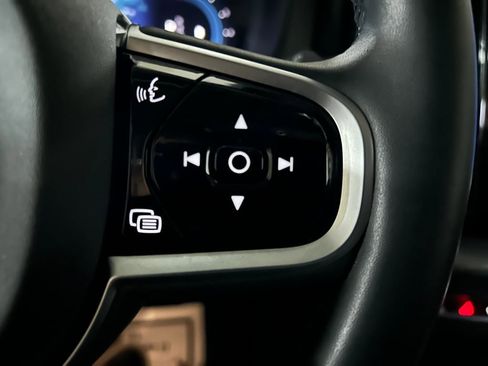 Certified 2025 Volvo XC60 B5 Plus image 31