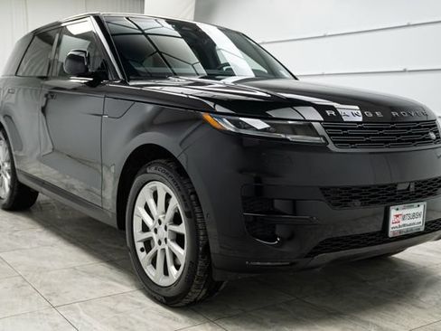 Used 2025 Land Rover Range Rover Sport AWD/4WD image 4