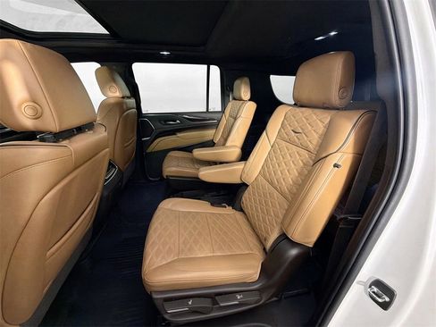 Used 2022 Cadillac Escalade ESV Premium Luxury image 26