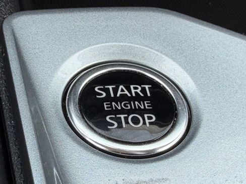 Used 2025 Nissan Altima 2.5 SV FWD image 18