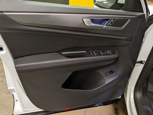 New 2026 Volkswagen Atlas Cross Sport SE image 10