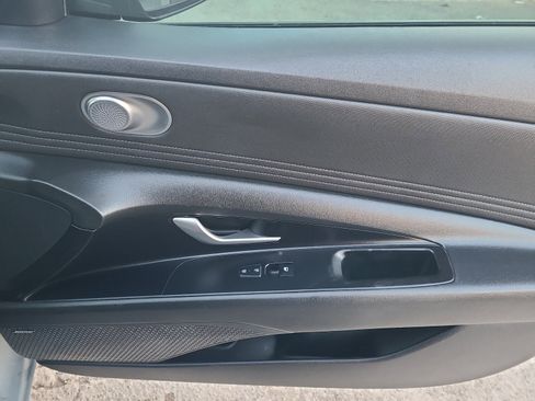 Used 2021 Hyundai Elantra SEL w/ Convenience + Premium Package image 31