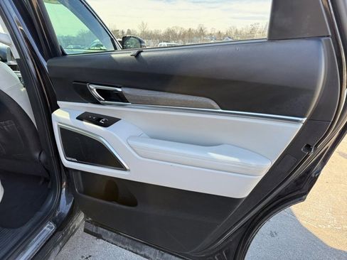 Used 2021 Kia Telluride SX w/ SX Prestige Package image 26