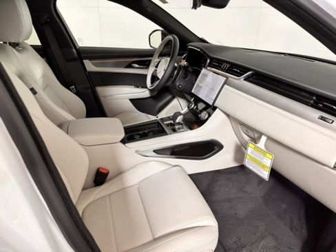 New 2026 Jaguar F-PACE R-Dynamic S image 19