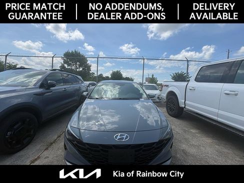 Used 2021 Hyundai Elantra SEL w/ Convenience Package FWD image 2
