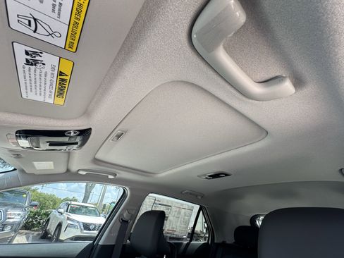 New 2025 Kia Niro SX image 21