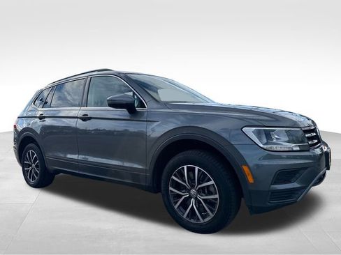 Used 2019 Volkswagen Tiguan SE image 1