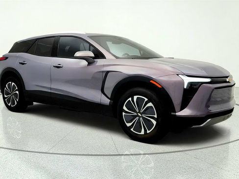 Used 2024 Chevrolet Blazer EV LT AWD/4WD image 3