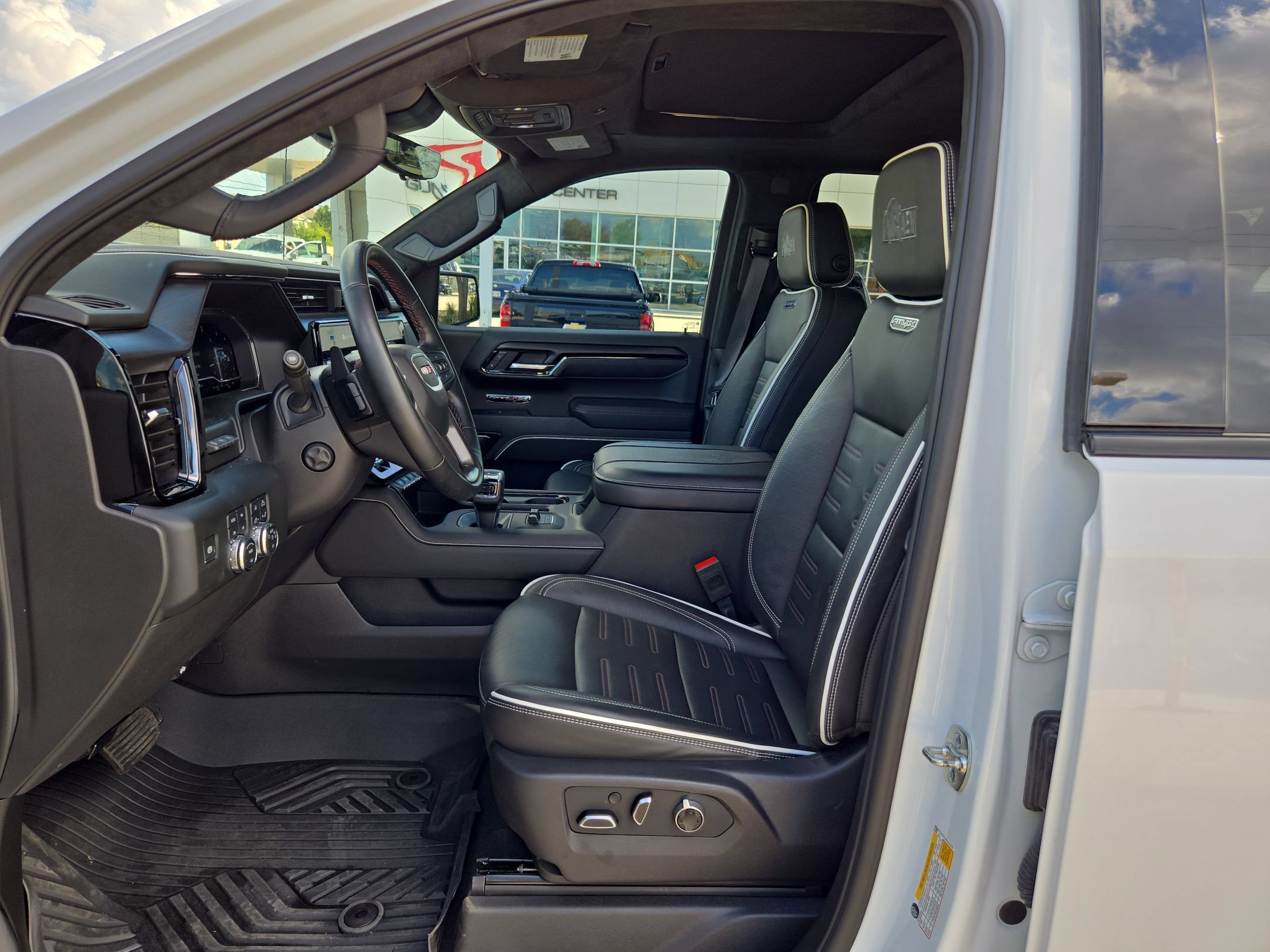 Certified 2025 GMC Sierra 1500 AT4X w/ AT4X AEV Edition AWD/4WD image 9