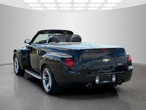 Used 2005 Chevrolet SSR w/ Preferred Equipment Group image 5