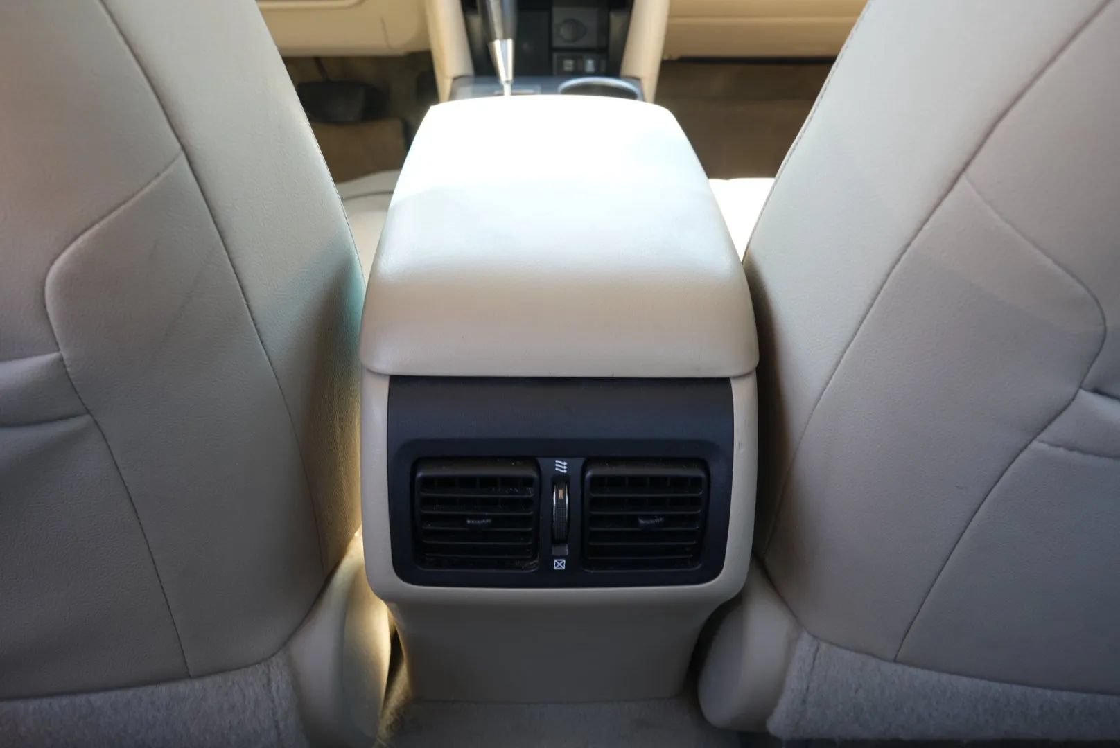 Used 2012 Toyota Camry XLE w/ Convenience Pkg FWD image 16