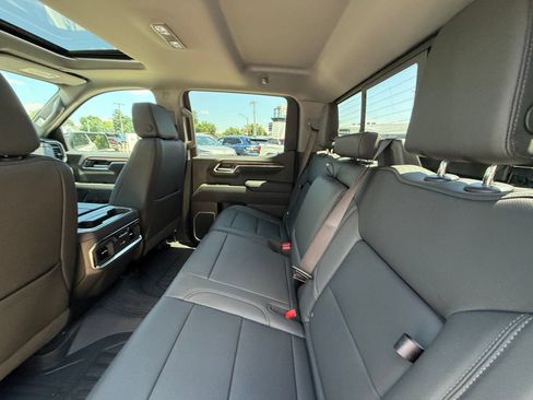 New 2026 GMC Sierra 1500 SLT w/ SLT Premium Plus Package AWD/4WD image 6