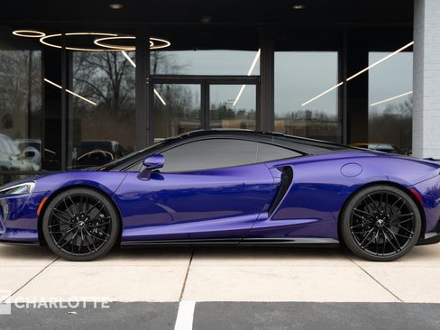 Used 2022 McLaren GT image 10