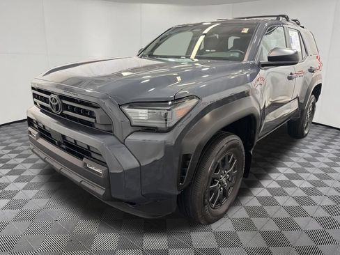 Used 2025 Toyota 4Runner SR5 AWD/4WD image 4