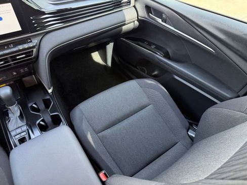 Used 2025 Toyota Camry LE image 26