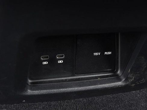 Used 2025 Volkswagen Atlas Peak Edition SE AWD/4WD image 23