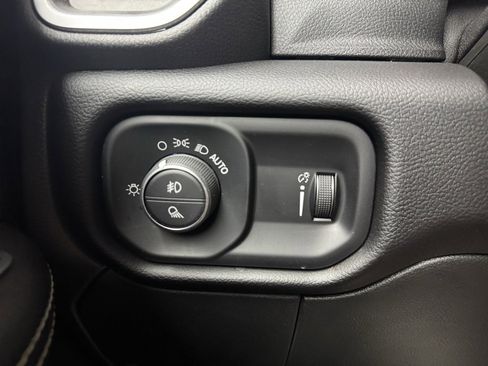 Used 2024 RAM 2500 Big Horn w/ Sport Appearance Package image 33