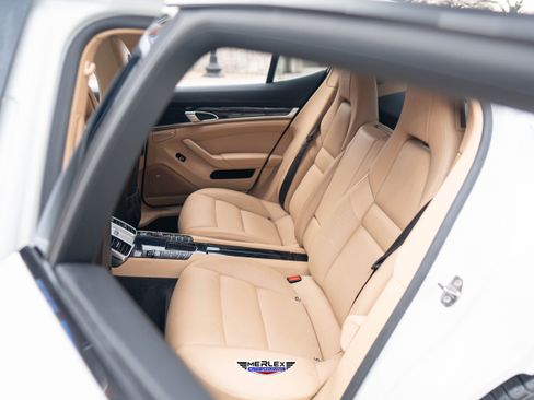 Used 2016 Porsche Panamera 4 image 20