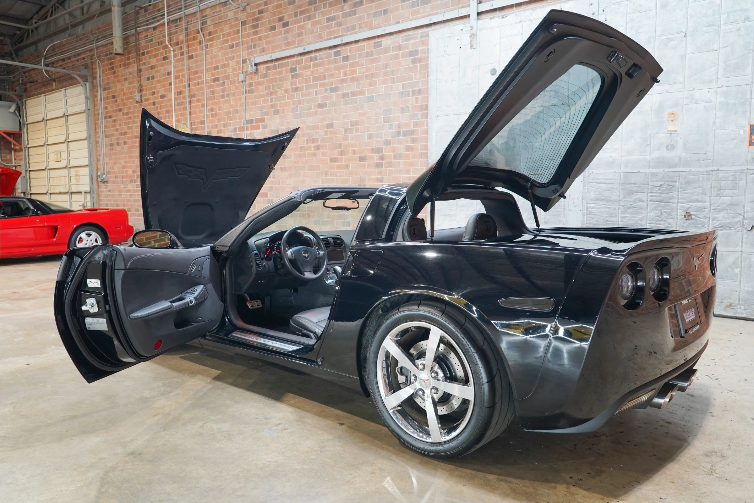 Used 2010 Chevrolet Corvette Coupe w/ Preferred Equipment Group RWD image 27
