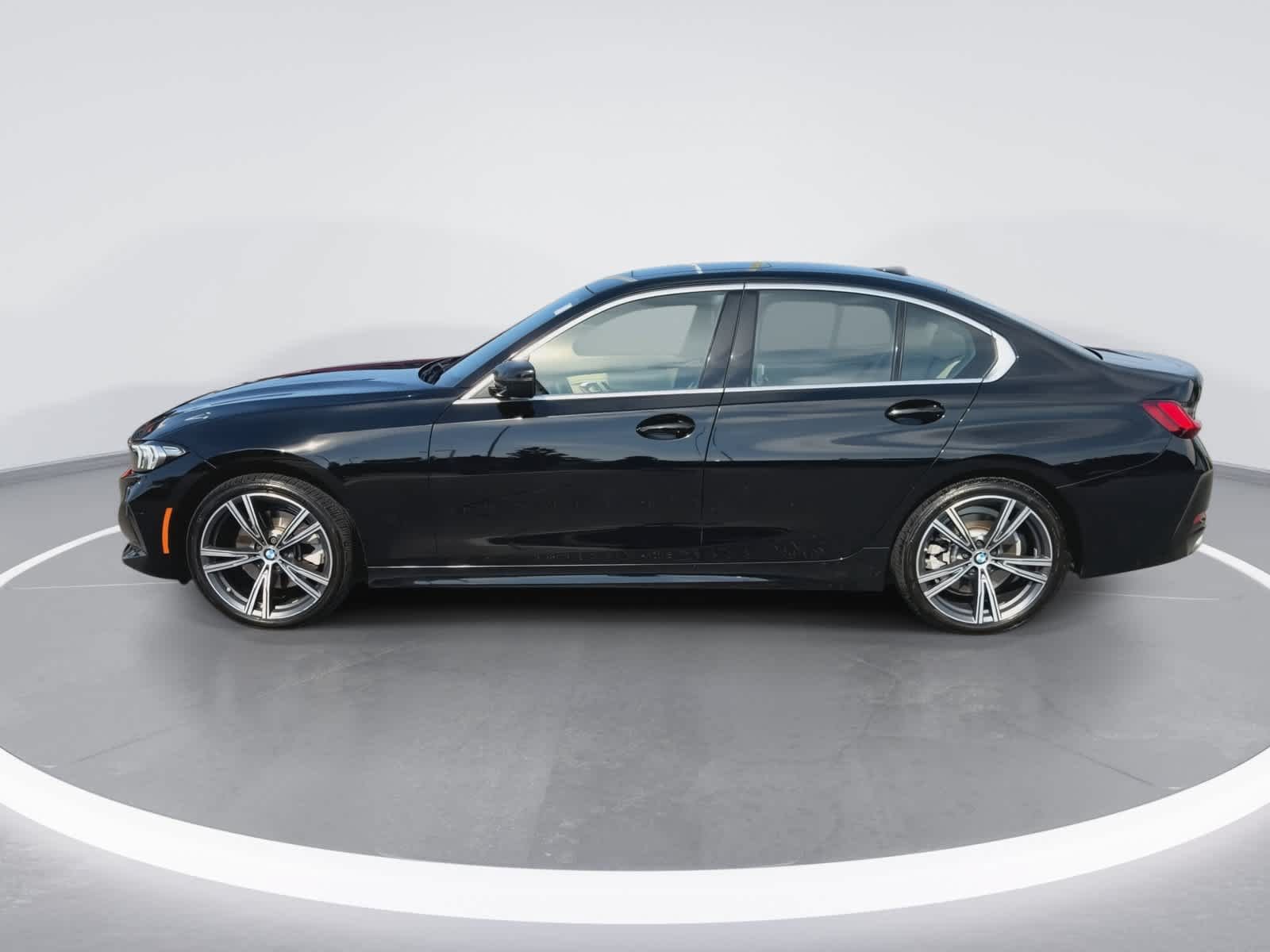 Used 2024 BMW 330i xDrive Sedan w/ Convenience Package AWD/4WD image 5