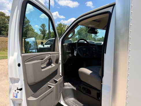 New 2026 Chevrolet Express 3500 w/ Power Convenience Package RWD image 11