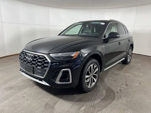 Certified 2023 Audi Q5 2.0T Premium Plus w/ Premium Plus Package image 3