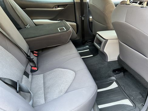 Used 2022 Toyota Camry LE FWD image 19