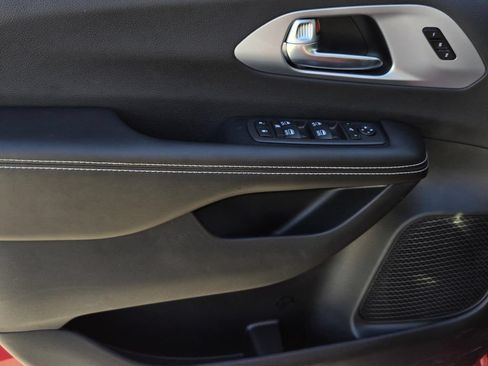 New 2026 Chrysler Pacifica Limited w/ S Appearance Package FWD image 15