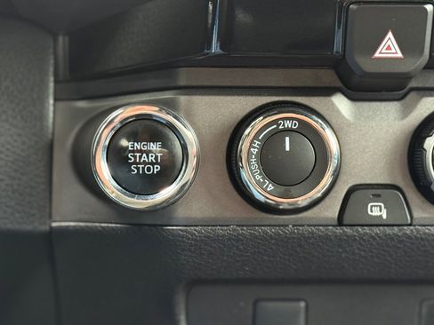 Used 2016 Toyota Tacoma SR5 image 20