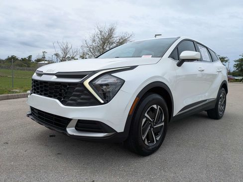 Certified 2023 Kia Sportage LX AWD/4WD image 9