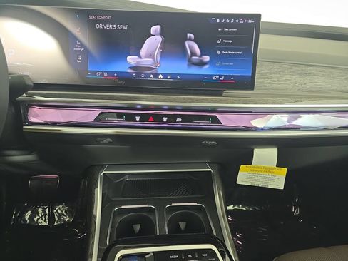 New 2026 BMW i7 xDrive60 w/ Executive Package AWD/4WD image 20