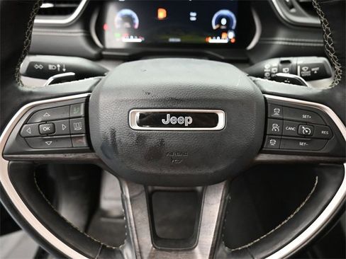 Used 2022 Jeep Grand Cherokee L Limited image 19