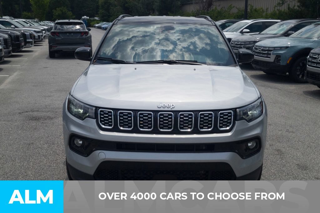 Used 2025 Jeep Compass Limited AWD/4WD image 2
