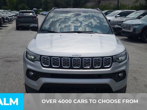 Used 2025 Jeep Compass Limited AWD/4WD image 2