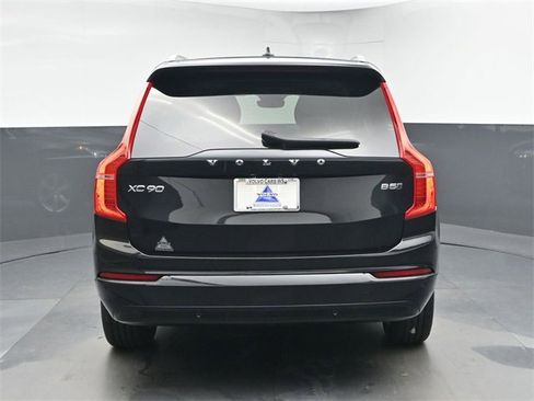 Used 2023 Volvo XC90 B5 Core image 7