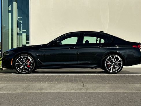 Used 2023 BMW 530e w/ Executive Package image 6