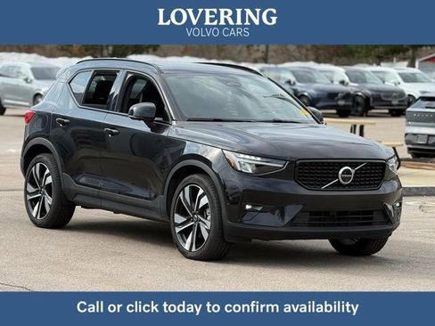 Certified 2025 Volvo XC40 B5 Plus image 1