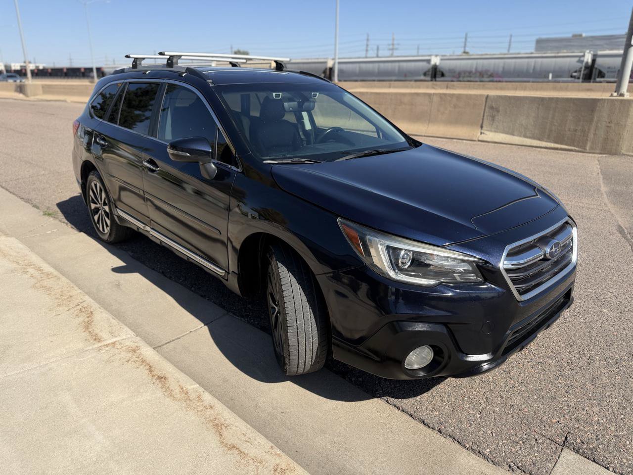 Used 2018 Subaru Outback 3.6R Touring w/ Popular Package #3 AWD/4WD image 6
