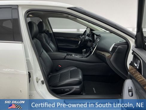 Used 2017 Nissan Maxima Platinum image 25