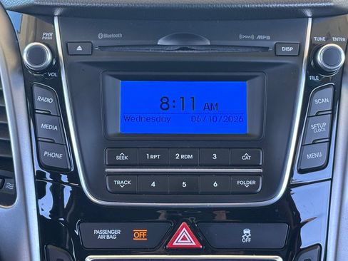 Used 2016 Hyundai Elantra GT FWD image 14