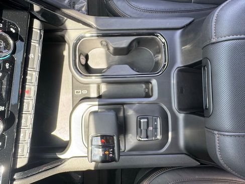 Used 2024 GMC Sierra 1500 AT4 AWD/4WD image 29
