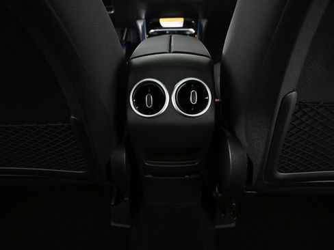 New 2026 Mercedes-Benz GLB 250 image 18