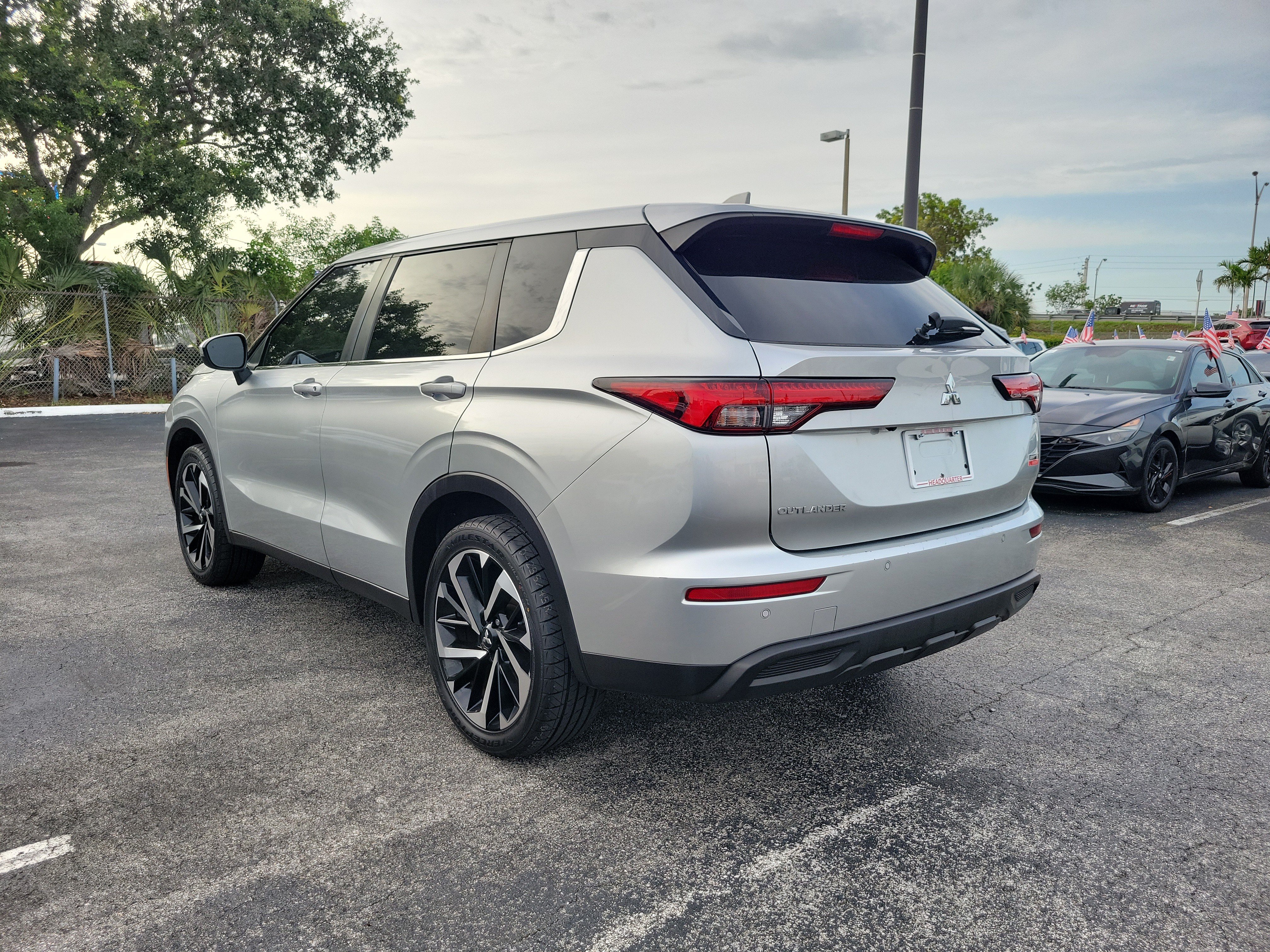 Used 2022 Mitsubishi Outlander ES FWD image 8