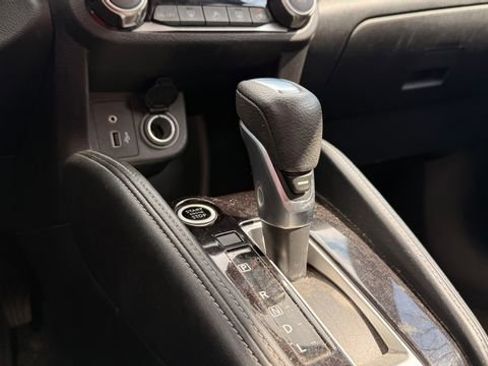 Used 2020 Nissan Kicks SV image 24