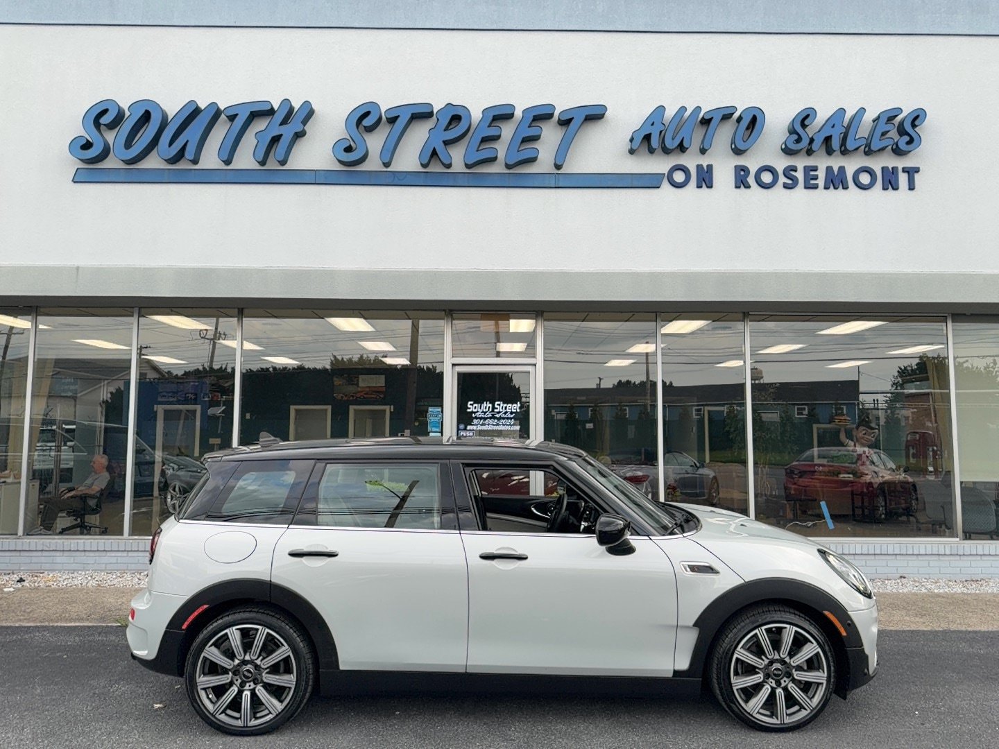 Used 2023 MINI Cooper Clubman S FWD image 1