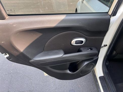 Used 2018 Kia Soul + image 24