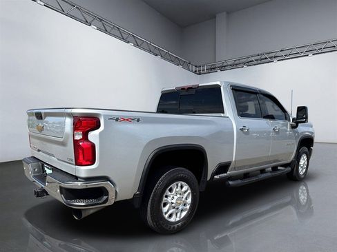 Used 2022 Chevrolet Silverado 2500 LTZ w/ LTZ Convenience Package AWD/4WD image 7