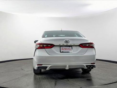 Used 2024 Toyota Camry SE image 7